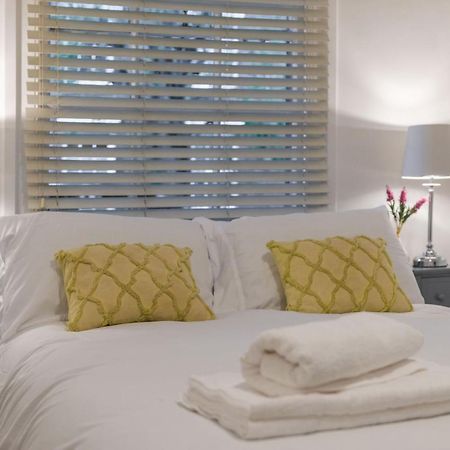 Three-Bedroom Bliss In London Town エクステリア 写真