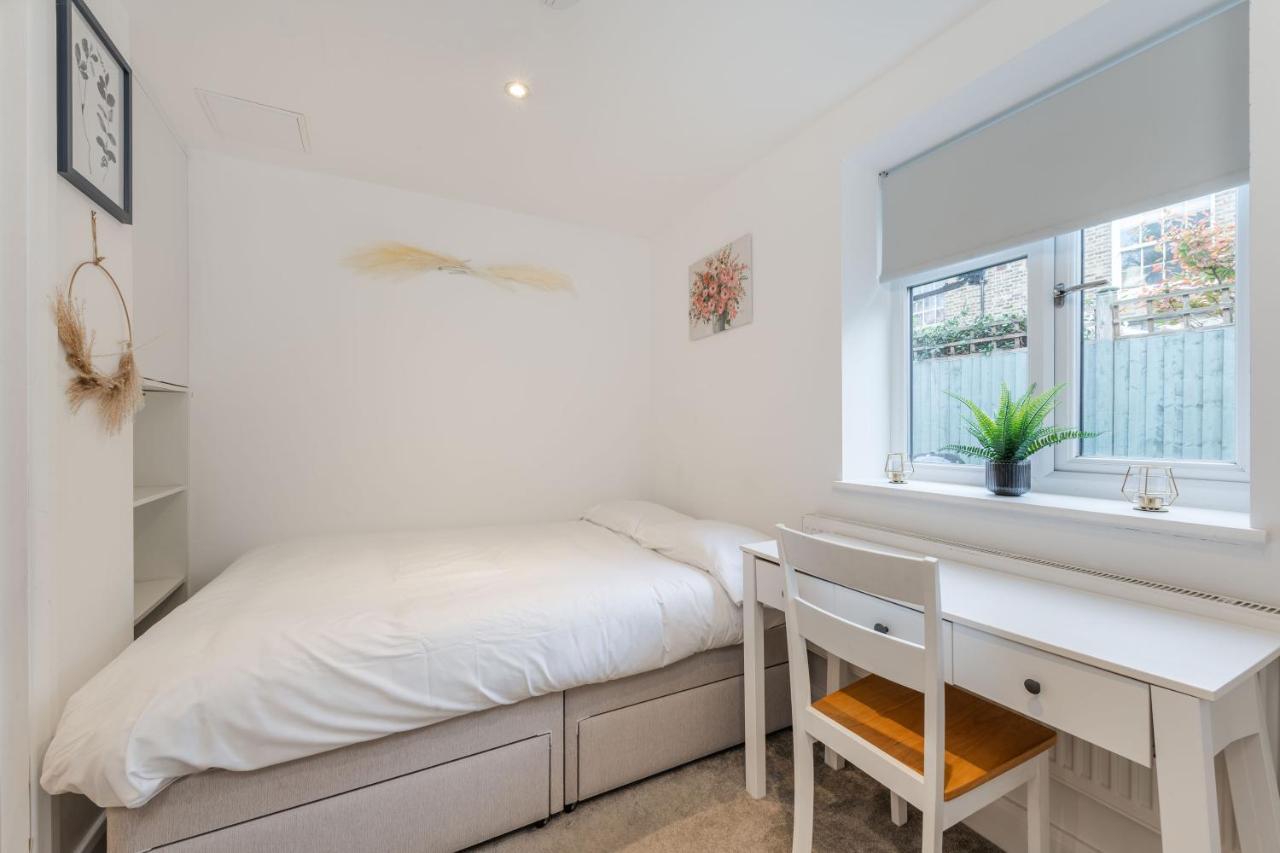 Three-Bedroom Bliss In London Town エクステリア 写真