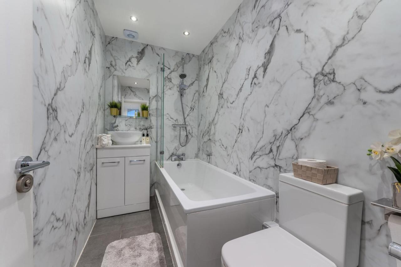 Three-Bedroom Bliss In London Town エクステリア 写真